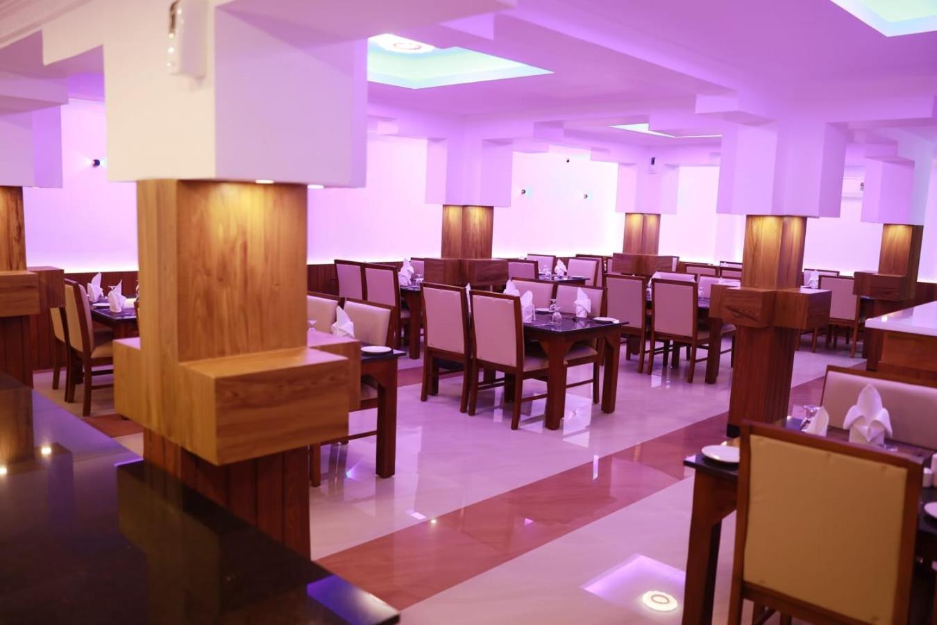 Pearl Residency Hotel Ayoor Bagian luar foto