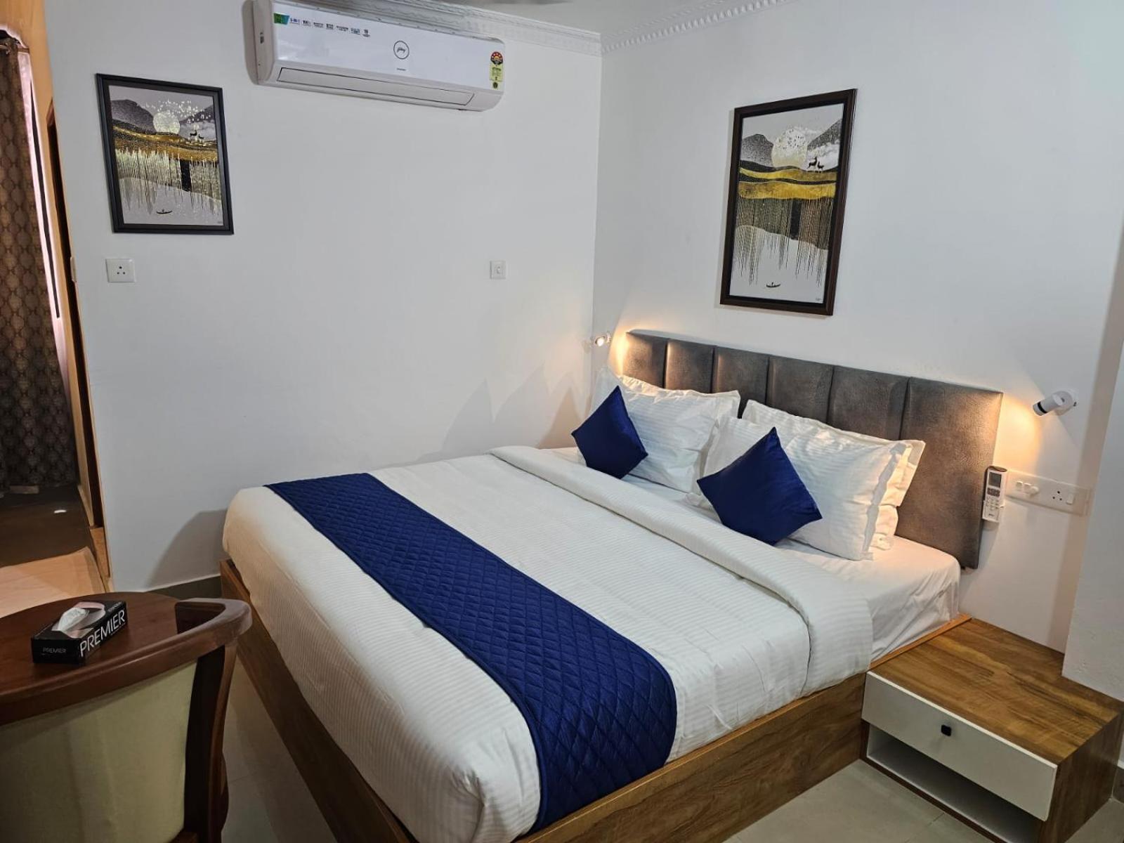 Pearl Residency Hotel Ayoor Bagian luar foto