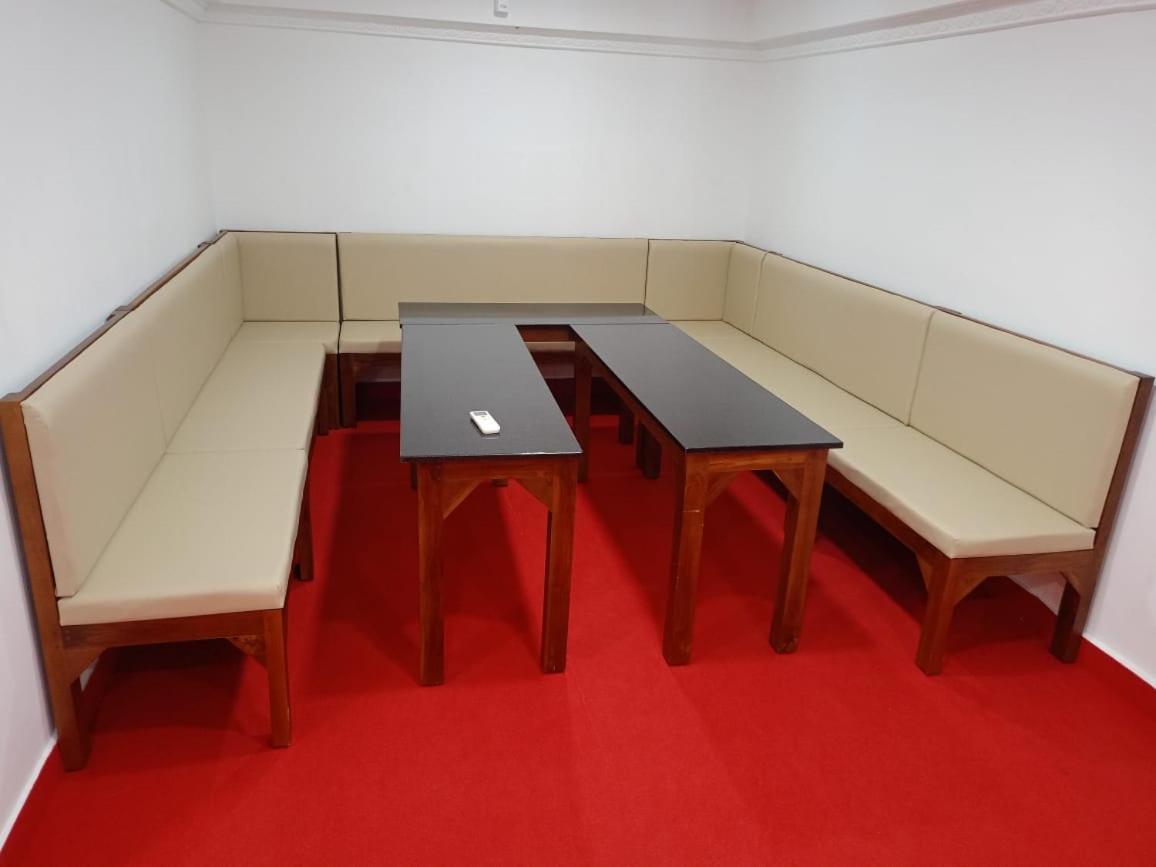Pearl Residency Hotel Ayoor Bagian luar foto
